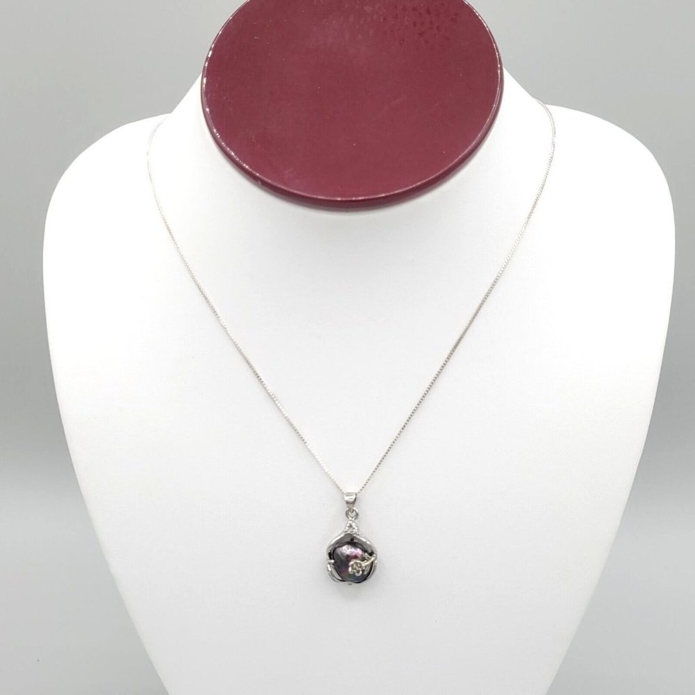 Womens Silver Tone Box Link Chain Necklace & Round Pendant Spring Ring 20 in